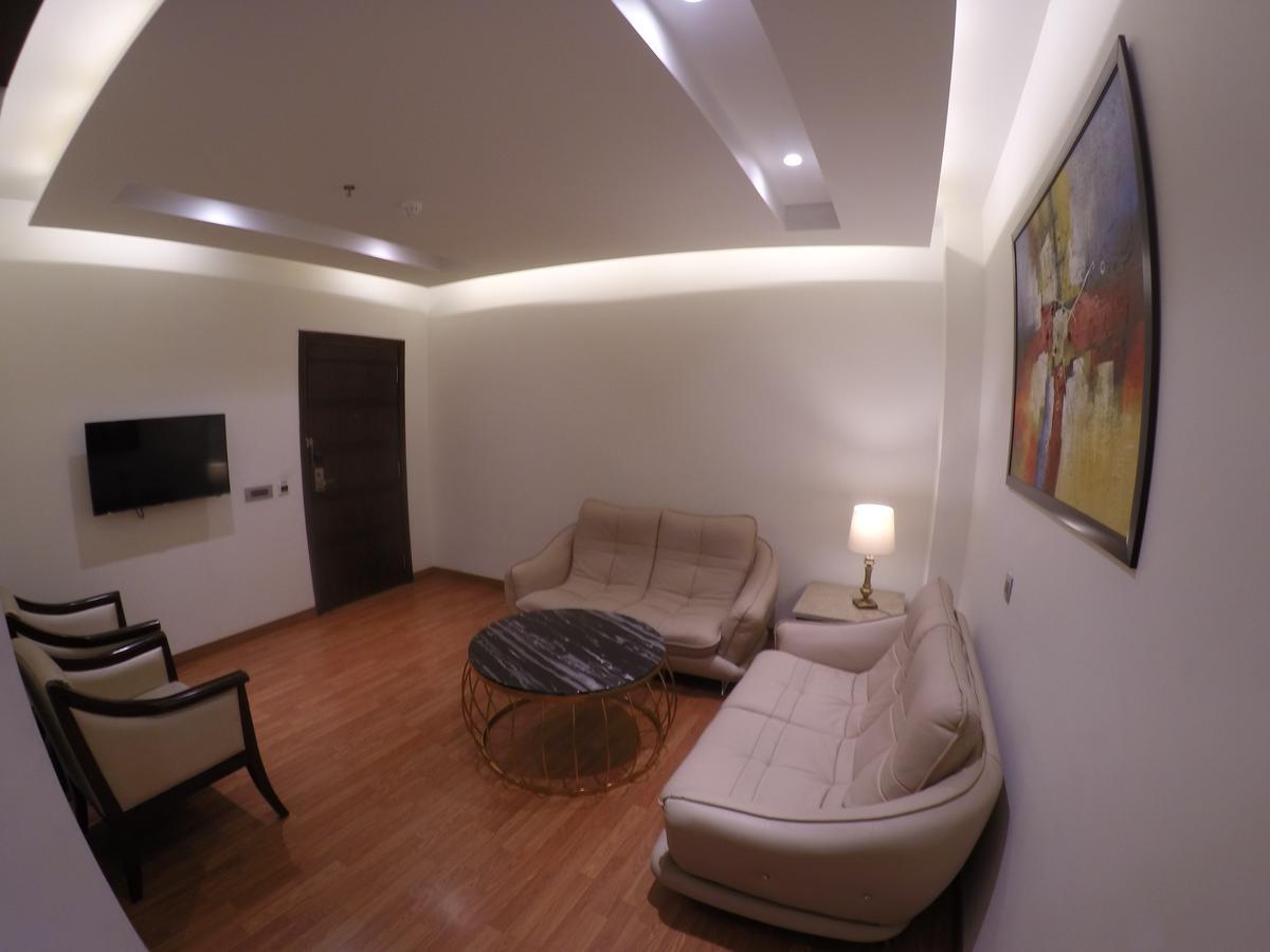 Hotel Imperia Suites Jalandhar Exterior foto